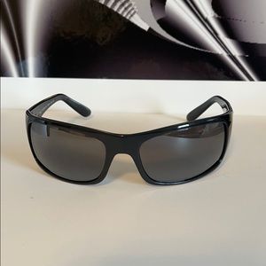 MAUI JIM PEAHI Sunglasses | Black | Polarized Grey